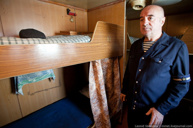 Illustration for article titled Inside a 132,000-gallon Russian oil tanker